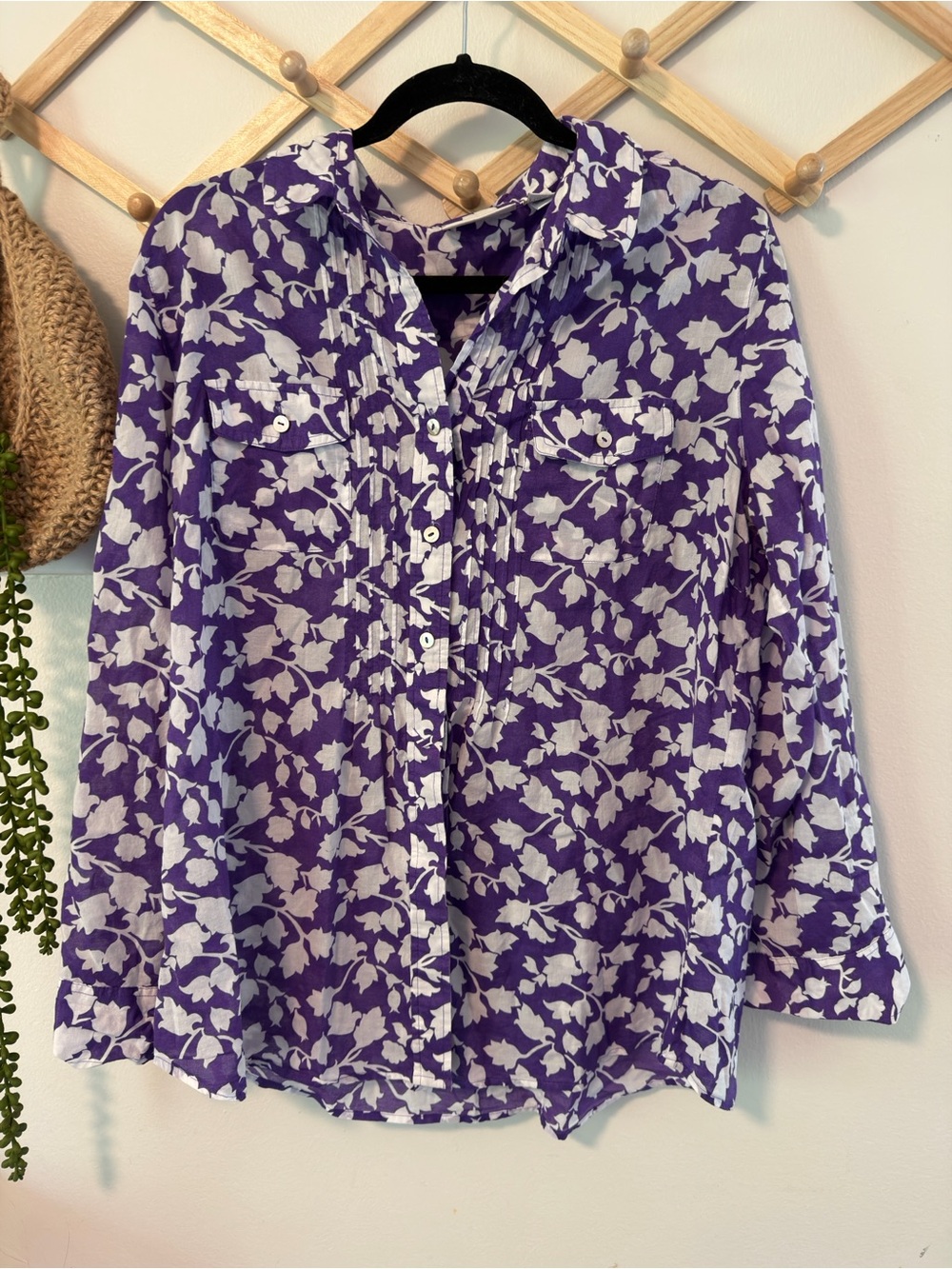 Chico's Button Down Shirt Size 2 Purple White Floral Pintuck Cotton Long Sleeve